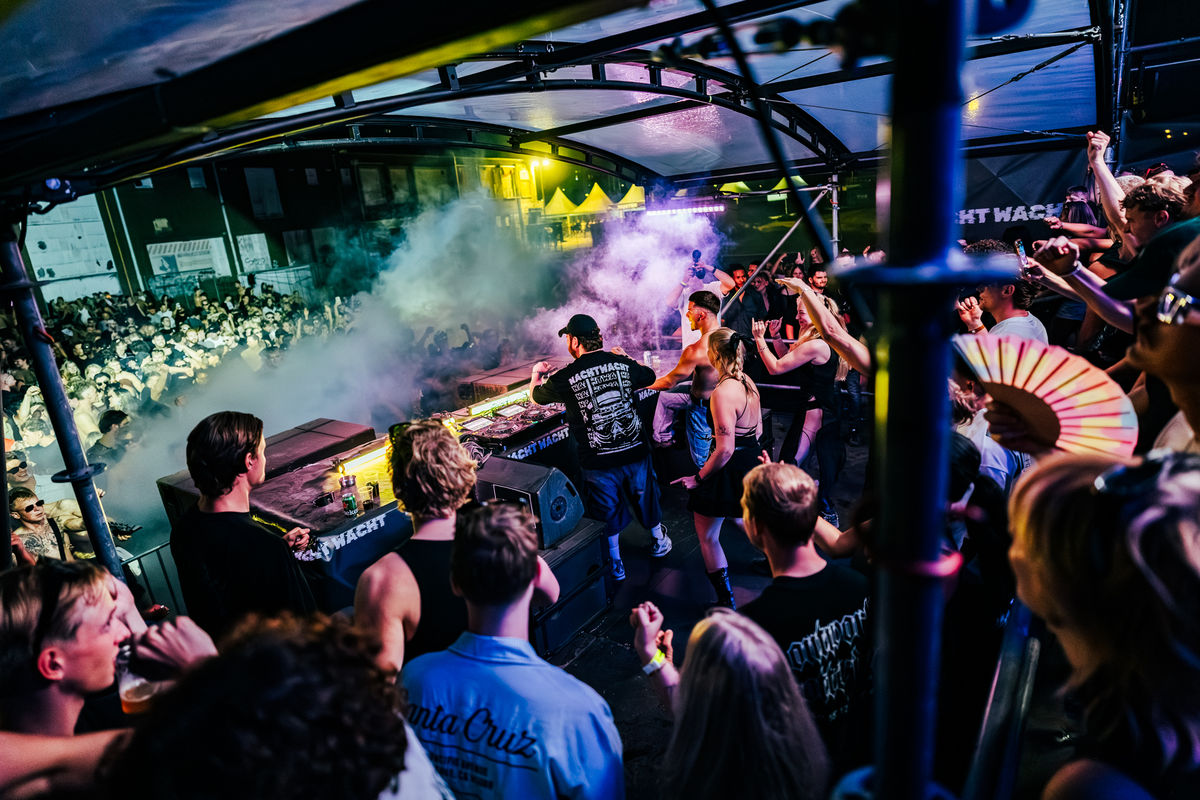 Loading... just a sec